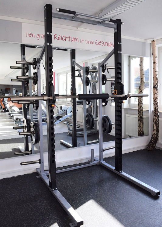 Matrix Magnum Half Rack MG-A690 mit J-Hooks und Klimmzugstange, Rahmenfarbe Silber und Schwarz, gebraucht - geprüfter Zustand