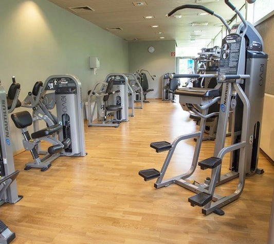 Nautilus Nitro EVO und Plus Serie - Kraftgeräte Set - 23 Fitnessgeräte und 3 Bänke im Set - gebraucht - TOP Zustand