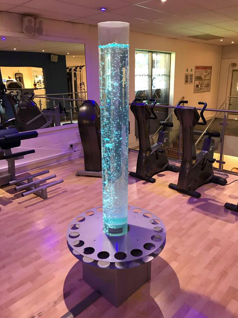 Milon Carbon Optik Zirkel Kraft Ausdauer inkl. Software und Zubehör, 12 Kraft- und Cardiogeräte, gebraucht - guter und überholter Zustand