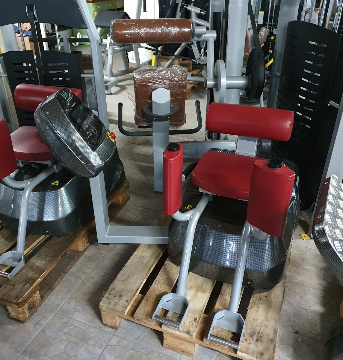 Milon PREMIUM 11-seater strength circuit in carbon, built in 2014, including TV traffic light, used and refurbished - top condition