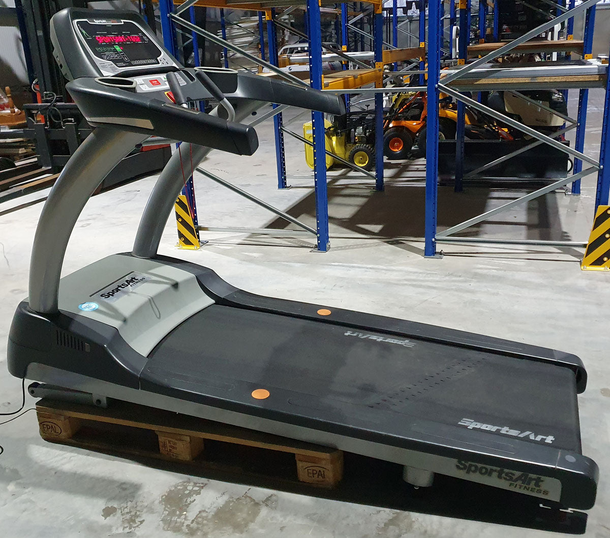 SportsArt Laufband T652 gebraucht überholt Dank Sportgeräte