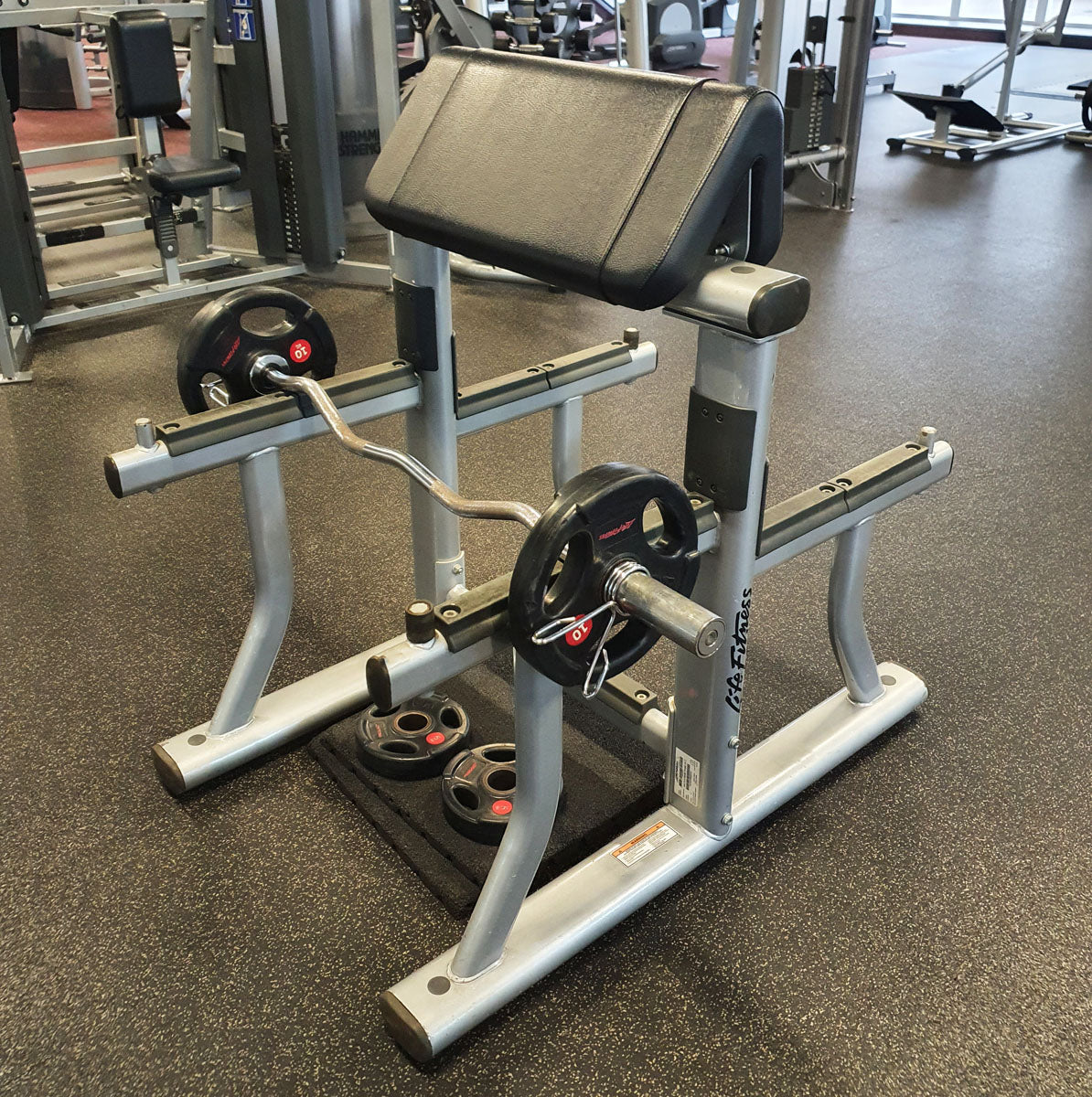 Life Fitness Bizeps Scott Curl Bank, Arm Curl Bench SAC, Signature Serie, Rahmenfarbe Silber, Polsterfarbe Schwarz, gebrauchter - überholter Zustand
