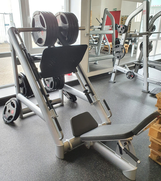 Gym80 Leg Press, 45 Grad Beinpresse, Plate loaded, Sygnum Series, Rahmenfarbe Silber, Polsterfarbe Schwarz, gebrauchter - überholter Zustand
