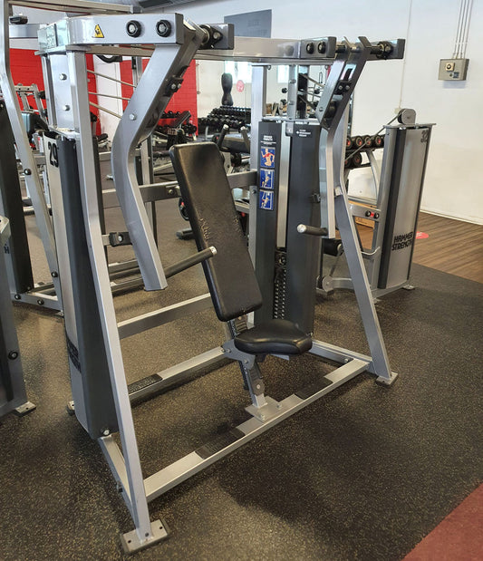 Hammer Strength MTS Schrägbankdrücken Maschine ( nach unten ) - Iso-Lateral Decline Press, Rahmenfarbe Silber, gebraucht - überholter Zustand