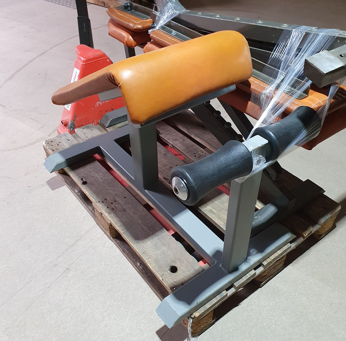 Gym80 Bauchmuskelsitz, Bauchbank, Roman Chair, Polster Orange, Rahmenfarbe Silber, gebraucht - überholter Zustand