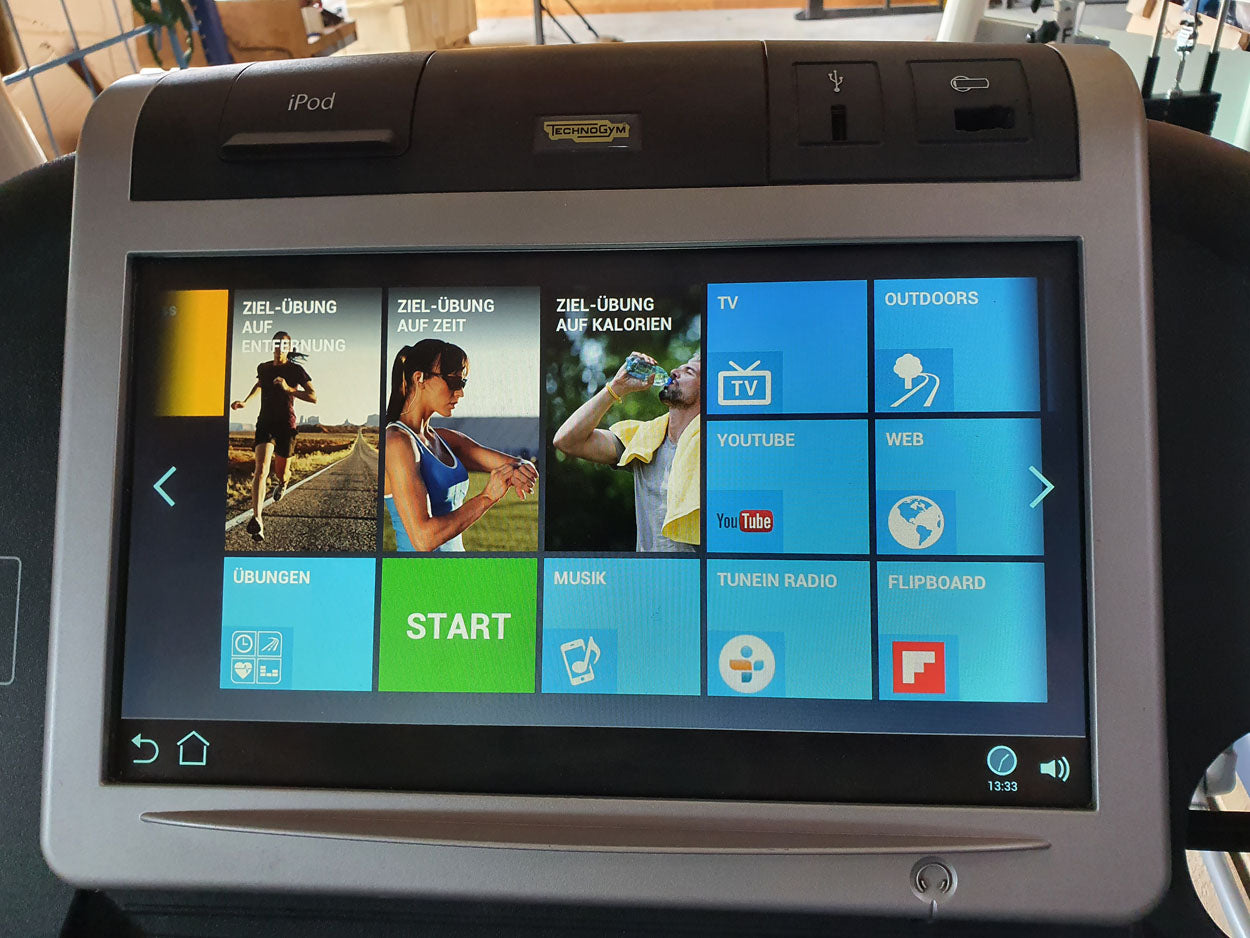 TechnoGym Laufband Excite Line Jog Now 700, Unity Display mit Internet, Youtube, gebraucht - überholter Zustand