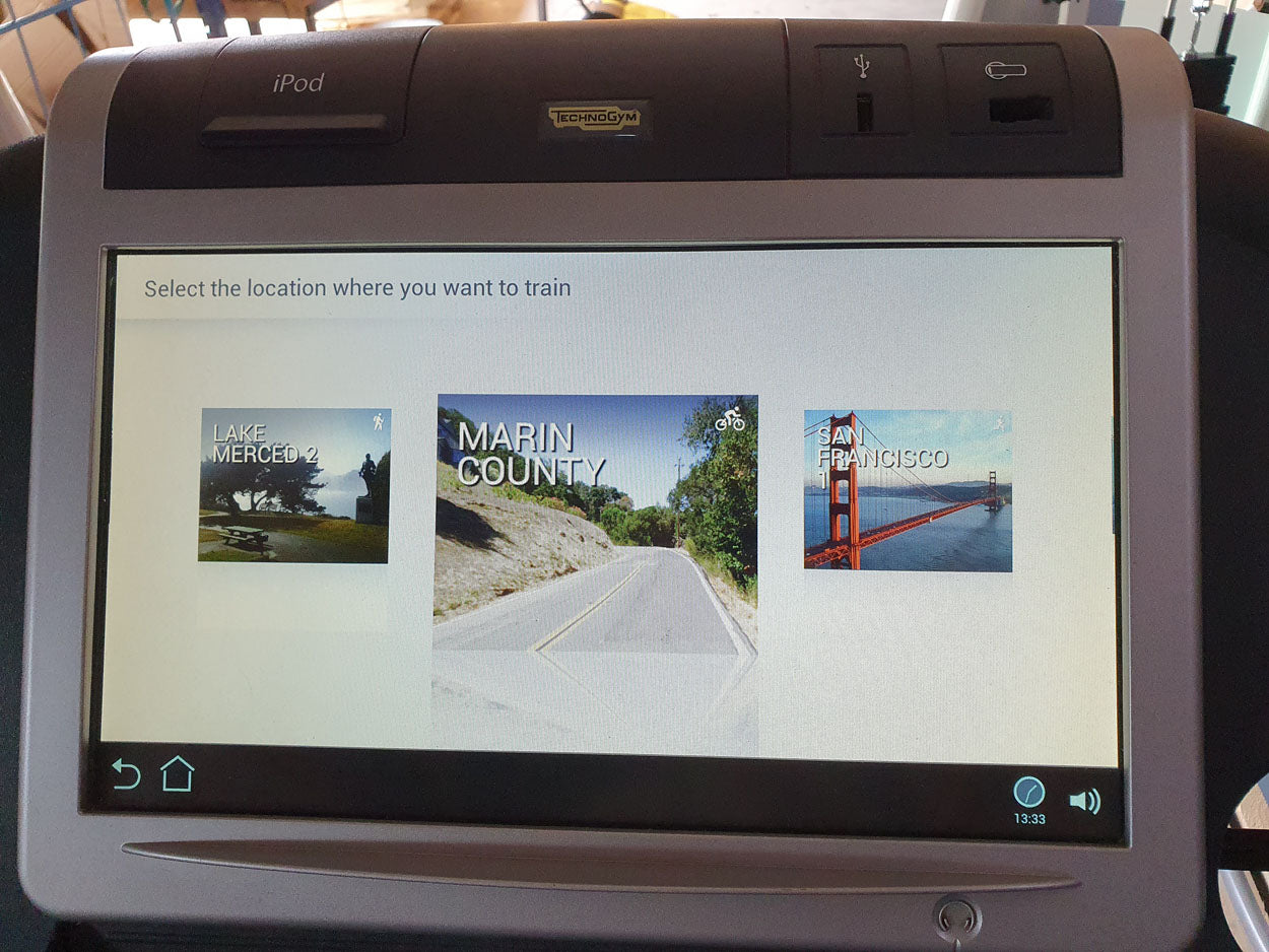 TechnoGym Laufband Excite Line Jog Now 700, Unity Display mit Internet, Youtube, gebraucht - überholter Zustand