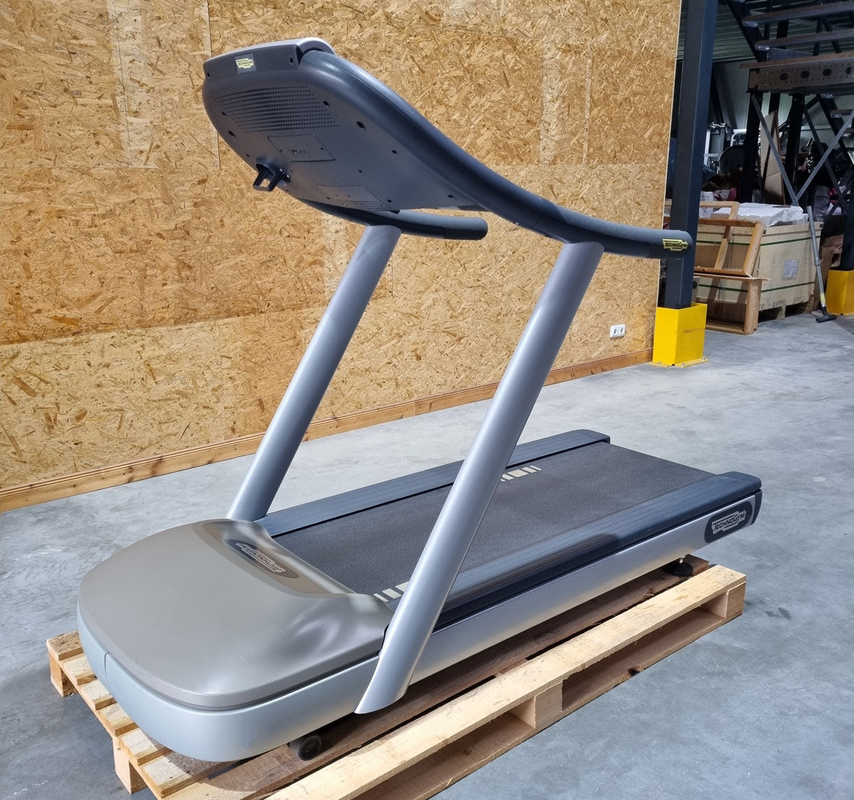 TechnoGym Laufband Excite Line Jog Now 700, Unity Display mit Internet, Youtube, gebraucht - überholter Zustand