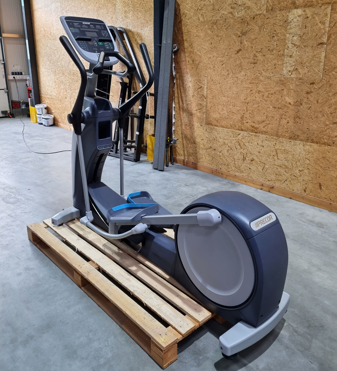 Precor 6 Cardioeräte im Set, nur 3 Jahre alt, neue Modelle, Laufband, AMT, Crosstrainer EFX, Ergometer, Recumbent etc, gebraucht - überholter Zustand