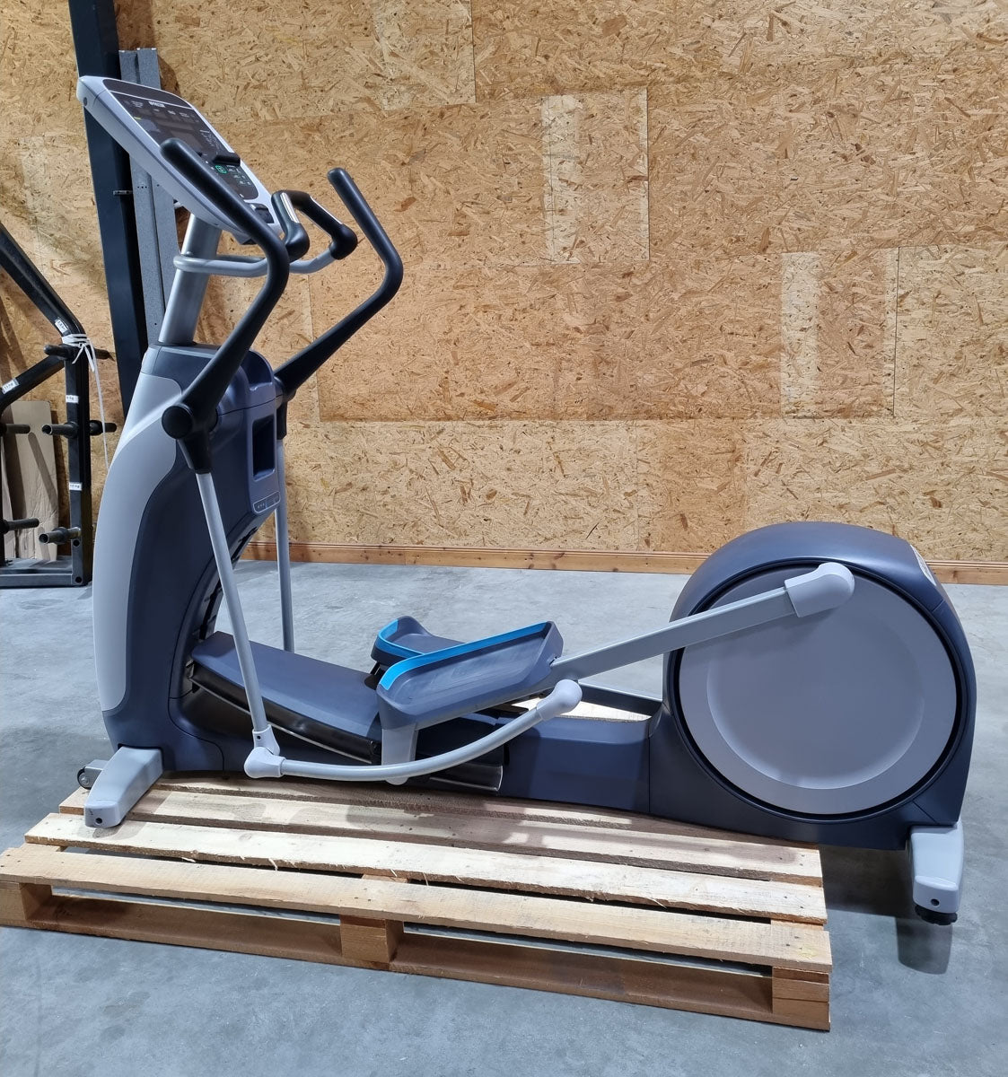 Precor 6 Cardioeräte im Set, nur 3 Jahre alt, neue Modelle, Laufband, AMT, Crosstrainer EFX, Ergometer, Recumbent etc, gebraucht - überholter Zustand