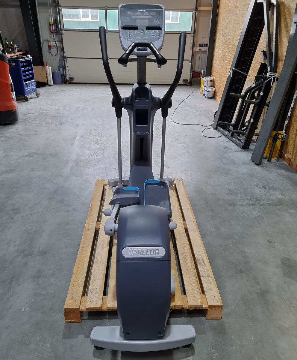 Precor 6 Cardioeräte im Set, nur 3 Jahre alt, neue Modelle, Laufband, AMT, Crosstrainer EFX, Ergometer, Recumbent etc, gebraucht - überholter Zustand