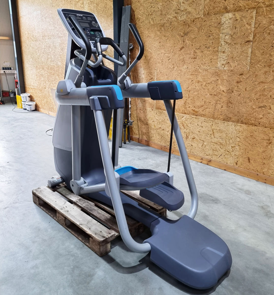 Precor 6 Cardioeräte im Set, nur 3 Jahre alt, neue Modelle, Laufband, AMT, Crosstrainer EFX, Ergometer, Recumbent etc, gebraucht - überholter Zustand