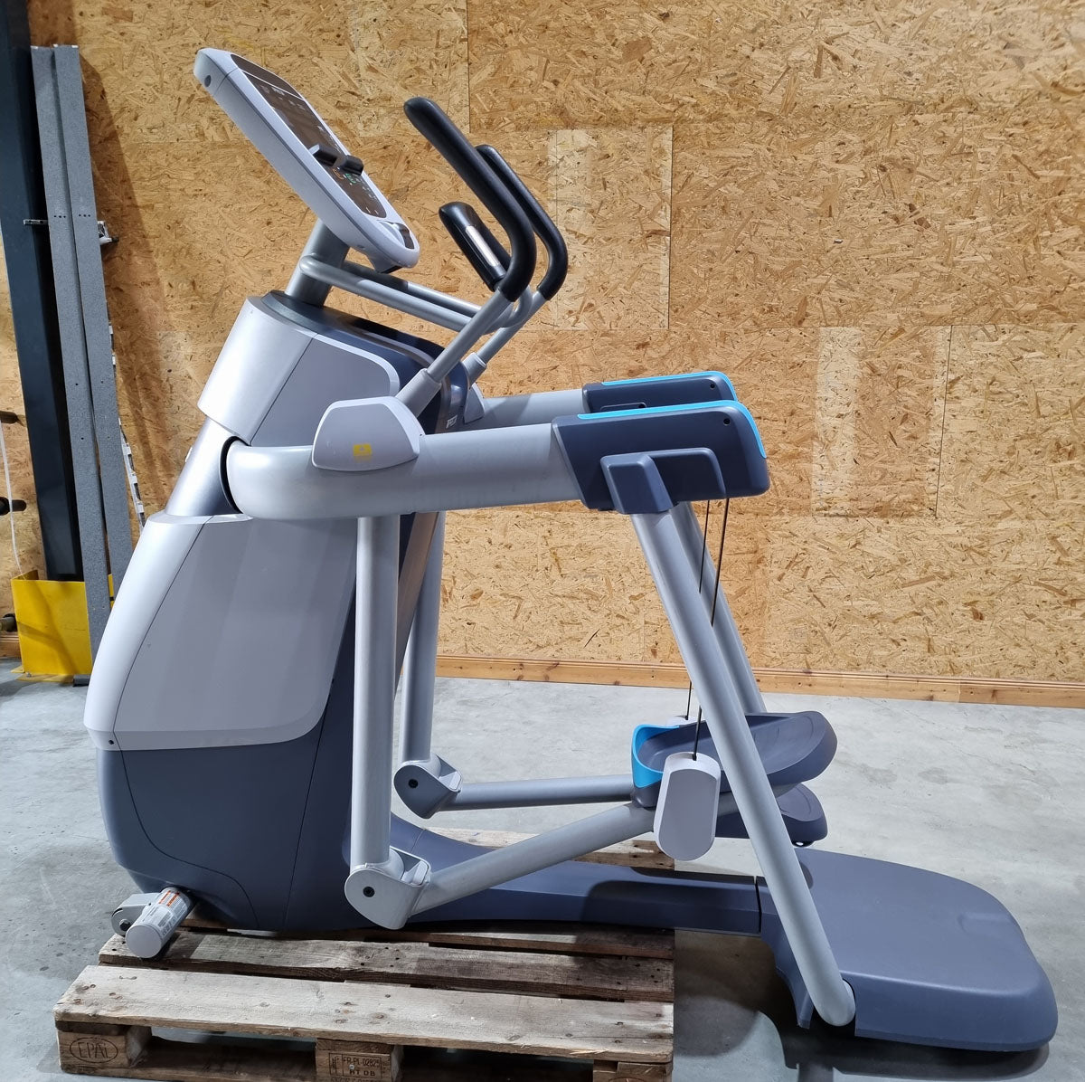 Precor 6 Cardioeräte im Set, nur 3 Jahre alt, neue Modelle, Laufband, AMT, Crosstrainer EFX, Ergometer, Recumbent etc, gebraucht - überholter Zustand
