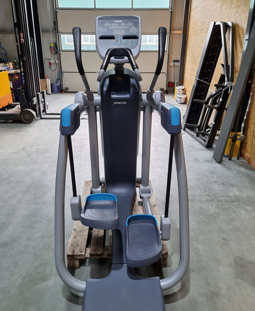 Precor 6 Cardioeräte im Set, nur 3 Jahre alt, neue Modelle, Laufband, AMT, Crosstrainer EFX, Ergometer, Recumbent etc, gebraucht - überholter Zustand