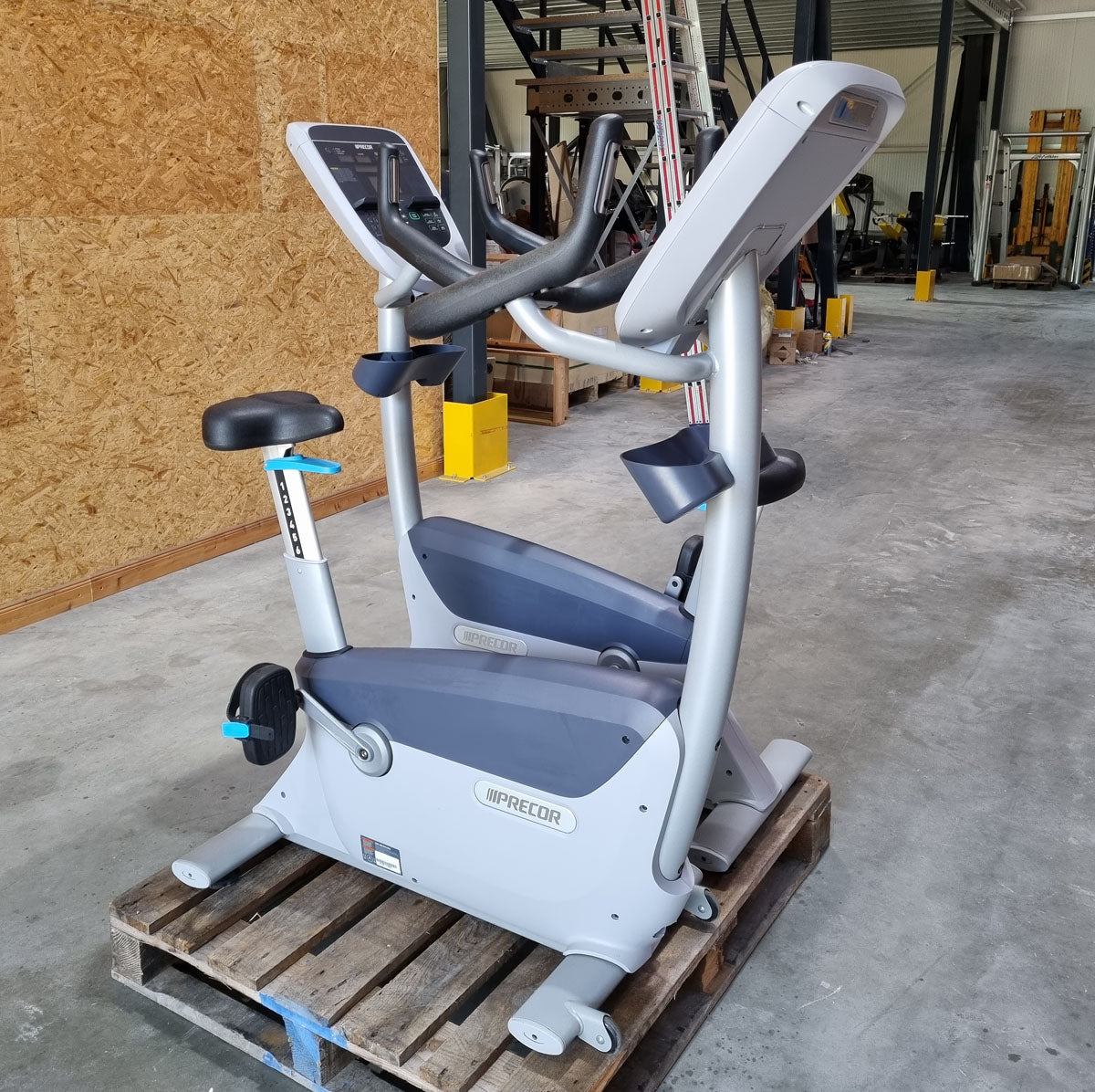 Precor 6 Cardioeräte im Set, nur 3 Jahre alt, neue Modelle, Laufband, AMT, Crosstrainer EFX, Ergometer, Recumbent etc, gebraucht - überholter Zustand