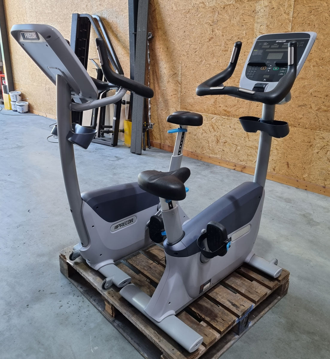 Precor 6 Cardioeräte im Set, nur 3 Jahre alt, neue Modelle, Laufband, AMT, Crosstrainer EFX, Ergometer, Recumbent etc, gebraucht - überholter Zustand