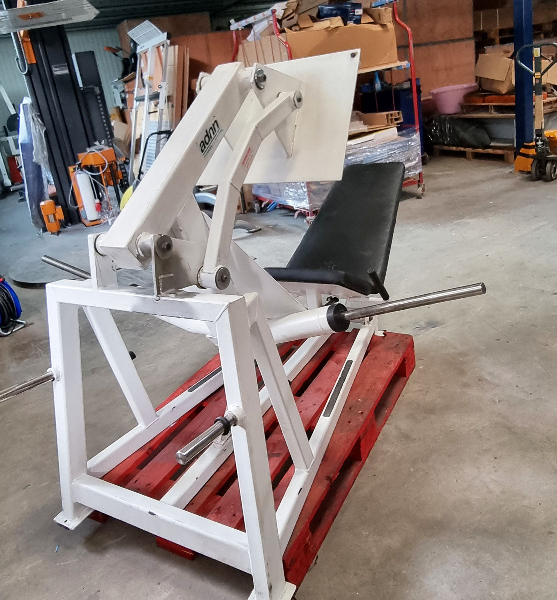 Beinpresse 45° Plate loaded - 30mm Scheibenaufnahme - 50mm Optional, Rahmenfarbe Weiß, Polsterfarbe Schwarz, gebrauchter - überholter Zustand