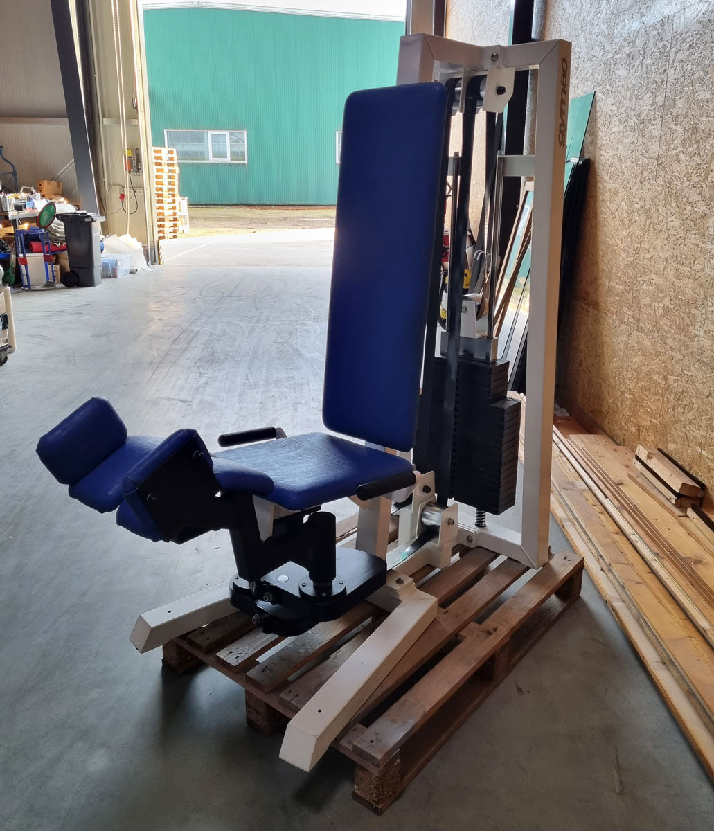 Gym80 Abduktorenmaschine, Hip Abductor, Rahmenfarbe Weiß, Polsterfarbe Blau, gebraucht - überholter Zustand