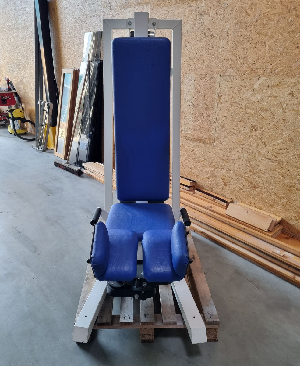 Gym80 Abduktorenmaschine, Hip Abductor, Rahmenfarbe Weiß, Polsterfarbe Blau, gebraucht - überholter Zustand