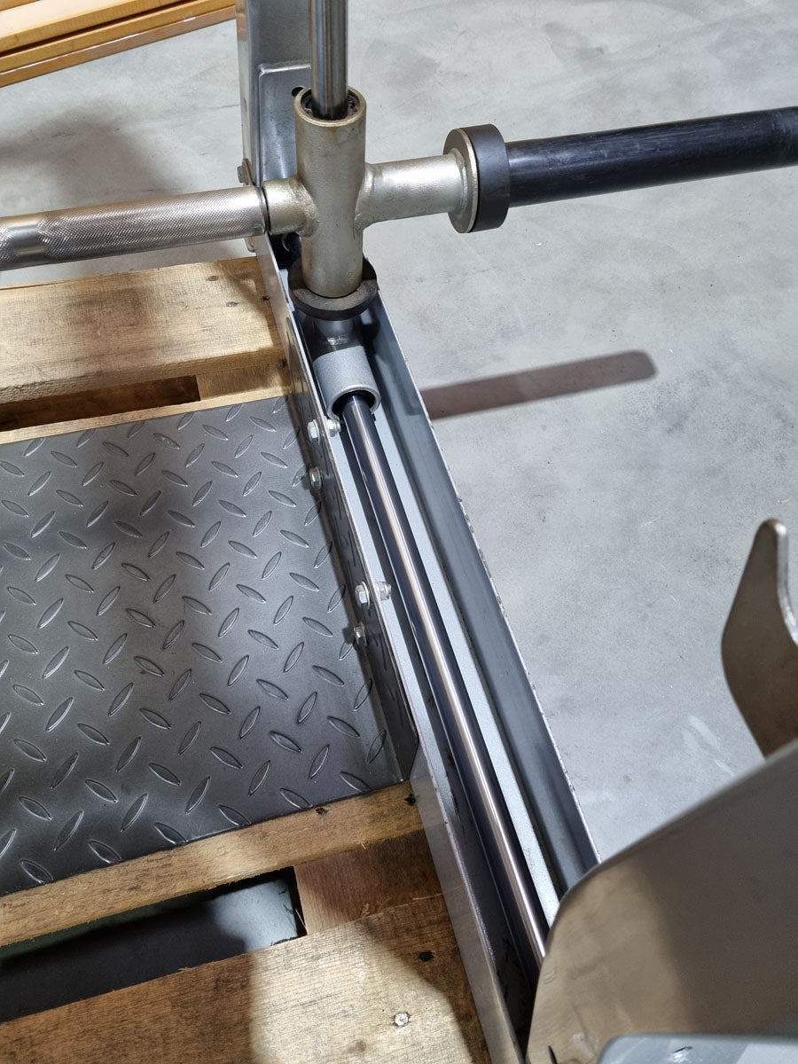 Hoist PTS 3D Multipresse mit Kabelzug Crossover, Max Rack Smith Machine with Cable Crossover, Dual Adjustable Pulley DAP, Rahmenfarbe Silber, gebrauchter - überholter Zustand