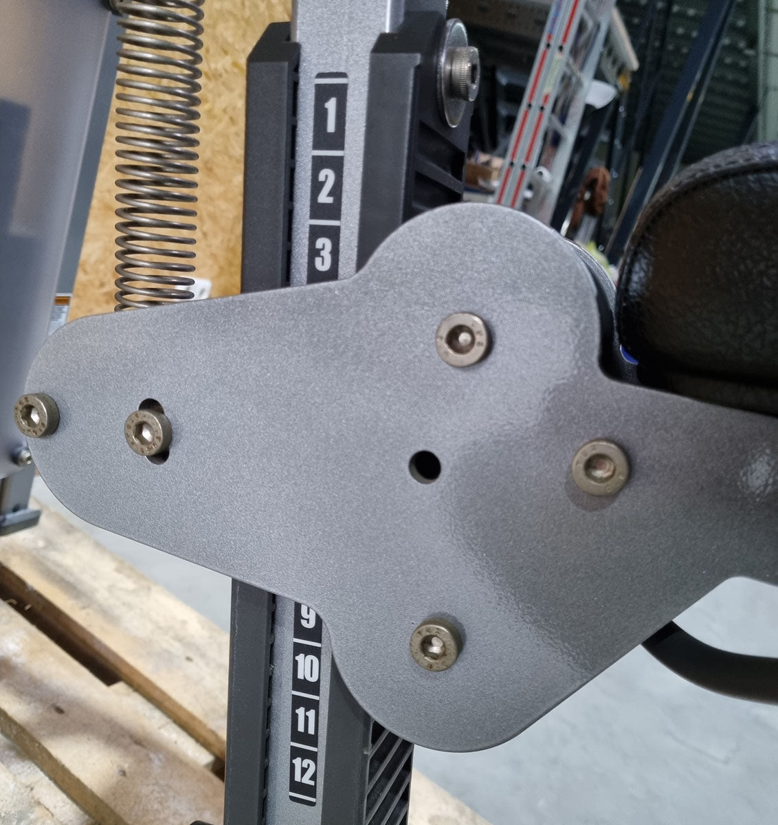 Life Fitness Pro 2 Seithebemaschine, Lateral Raise, Rahmenfarbe Silber, Polsterfarbe Schwarz, gebraucht - überholter Zustand