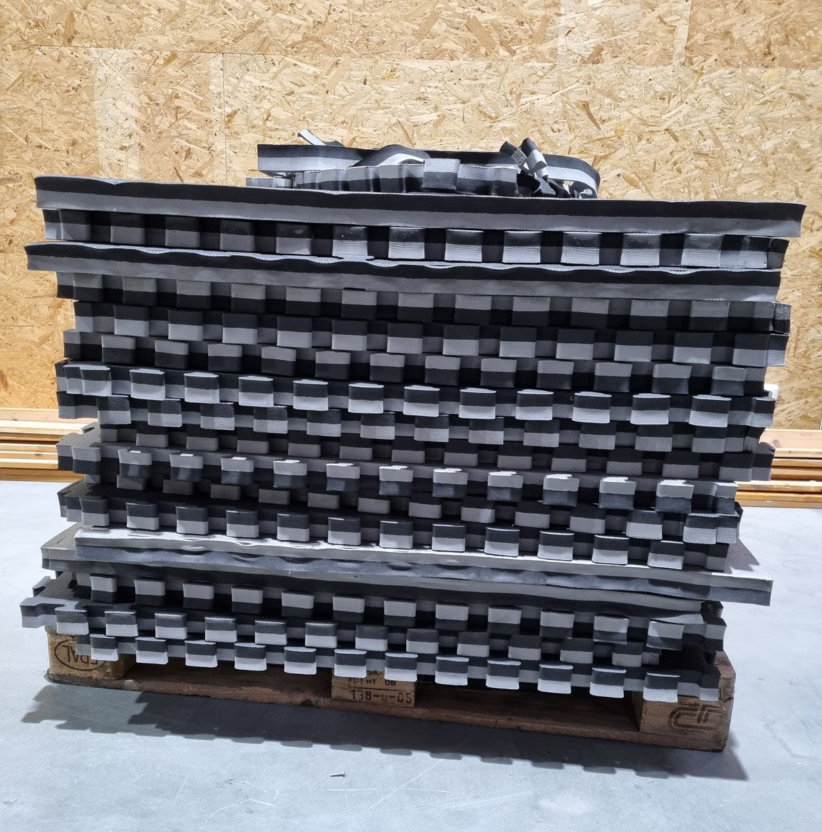 Sportboden Puzzlematten, 20 Stück, 20 Qm, Schwarz und Grau, gebraucht