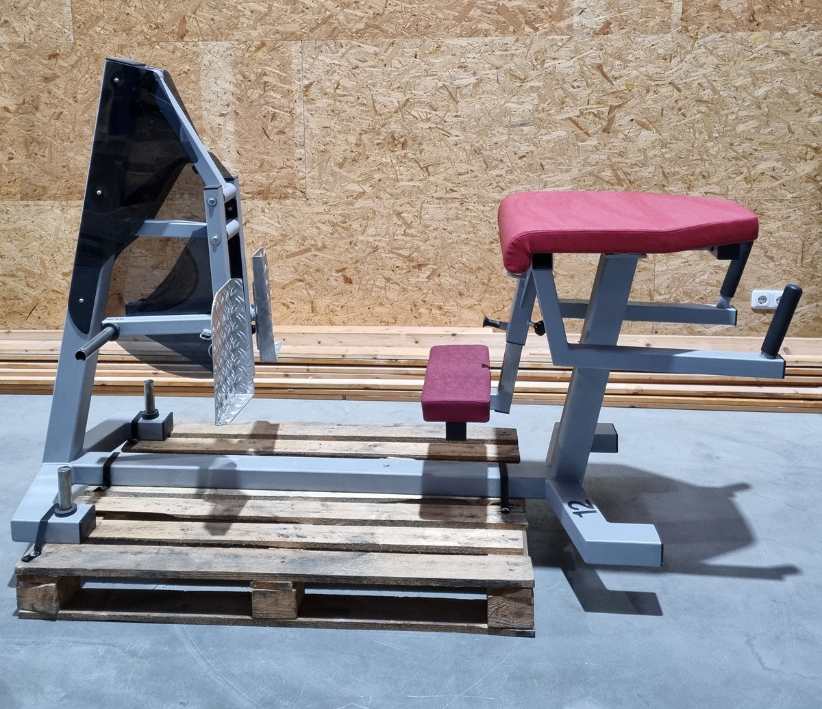 Dr. Wolff Gluteus Radial, Elypso 400 Pomaschine, Rahmenfarbe Silber, Polsterfarbe Rot, gebraucht - überholter Zustand