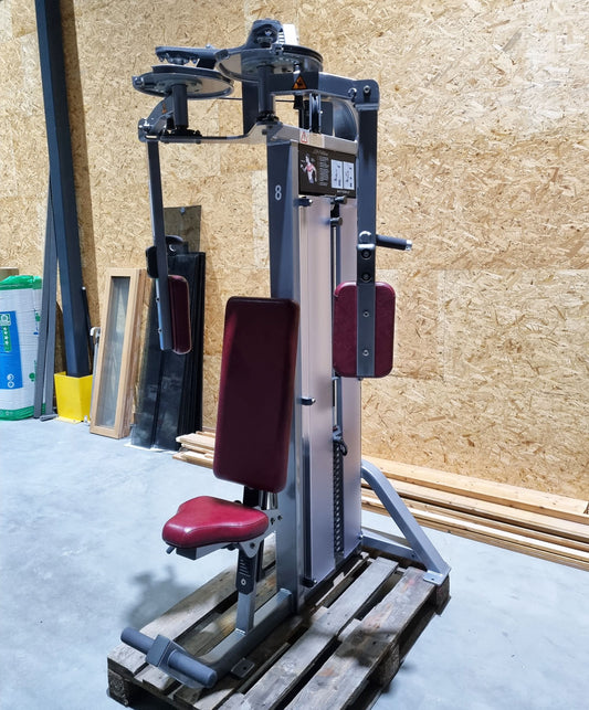 Life Fitness Pro 2 Butterfly, Pectoral Fly Hammer Strenght, Rahmenfarbe Silber, Polsterfarbe Rot, gebraucht - überholter Zustand