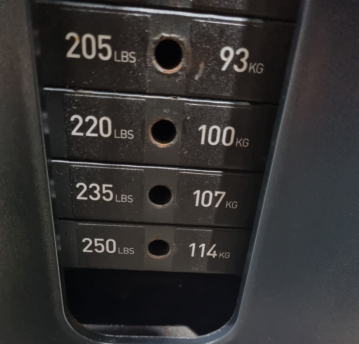Precor Latzug von Oben, Lat-Pulldown, Rahmenfarbe Schwarz, Polsterfarbe Grau, gebrauchter - überholter Zustand