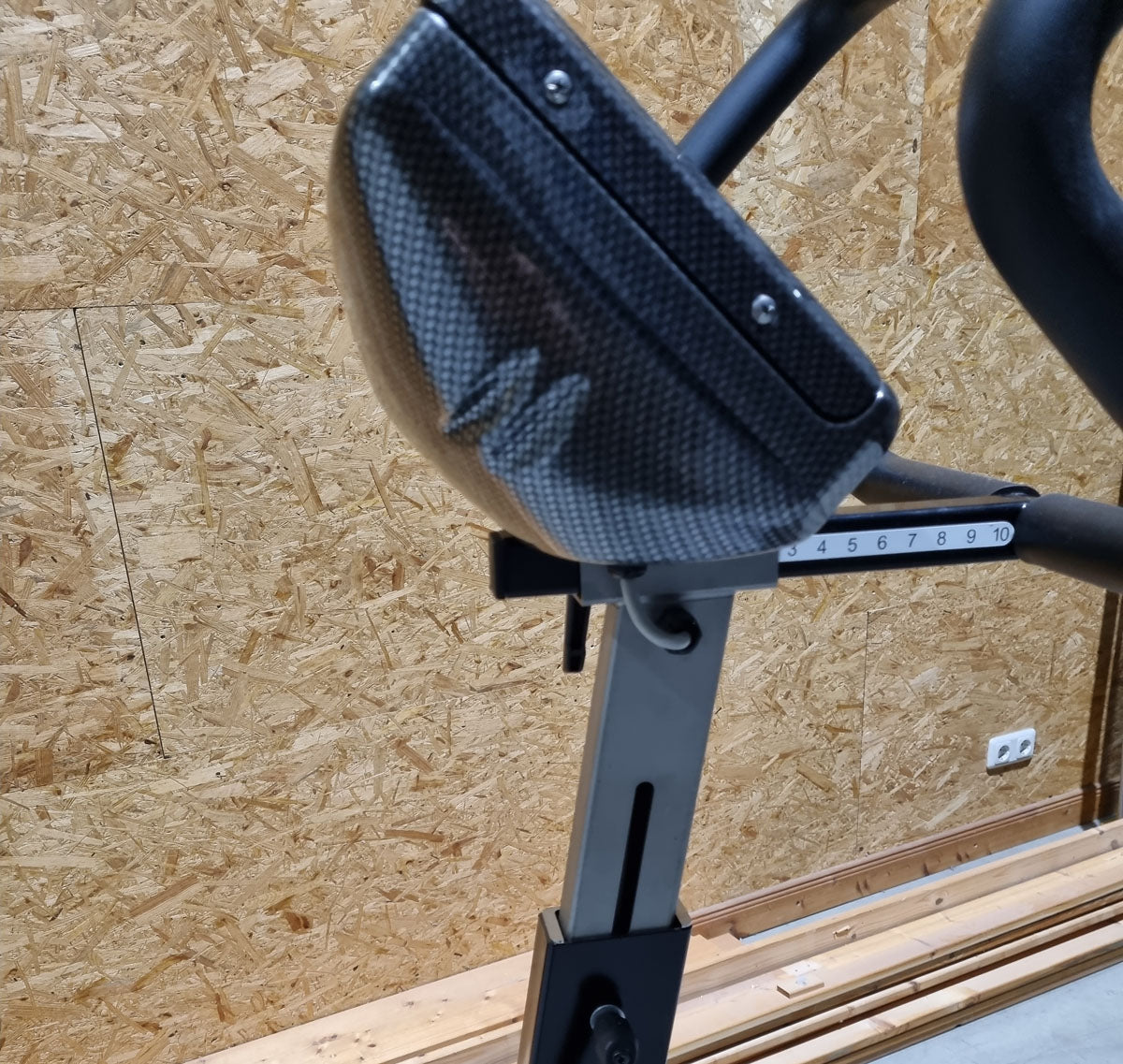 Milon Club Bike Carbon Ergometer Rehab with Low Entry, Rare. Used - Refurbished Condition