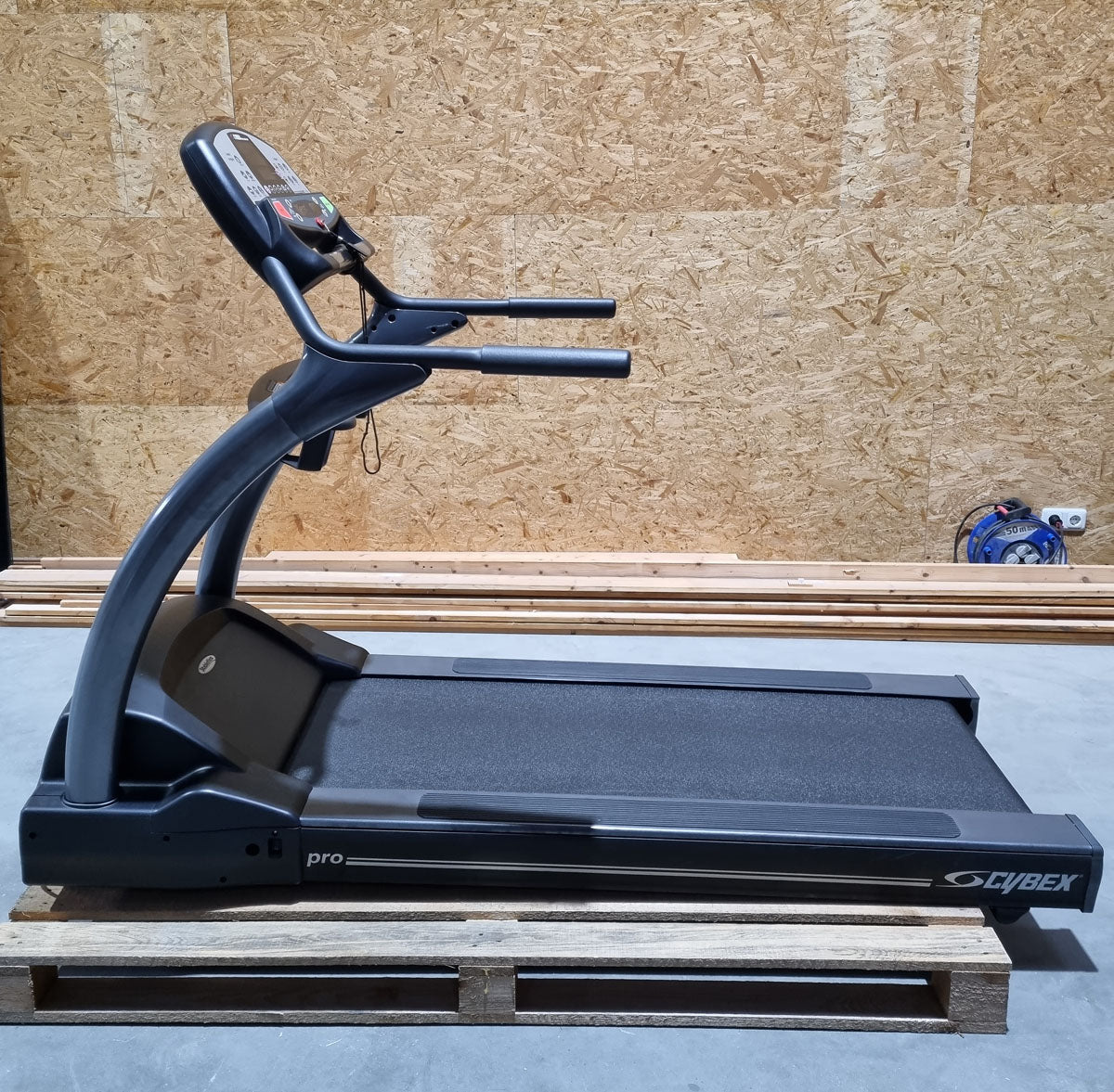 Cybex treadmill 520T Pro, used - refurbished condition