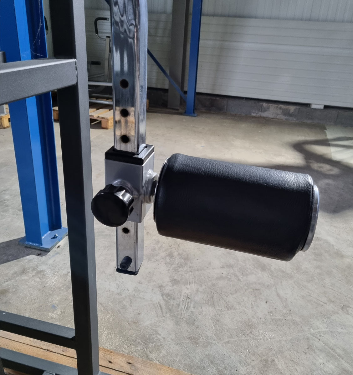 Precor Total Hip Kickmaschine, Hüftpendel, Multi Hip Maschine, Rahmenfarbe Schwarz, Polsterfarbe Schwarz, gebraucht - überholter Zustand