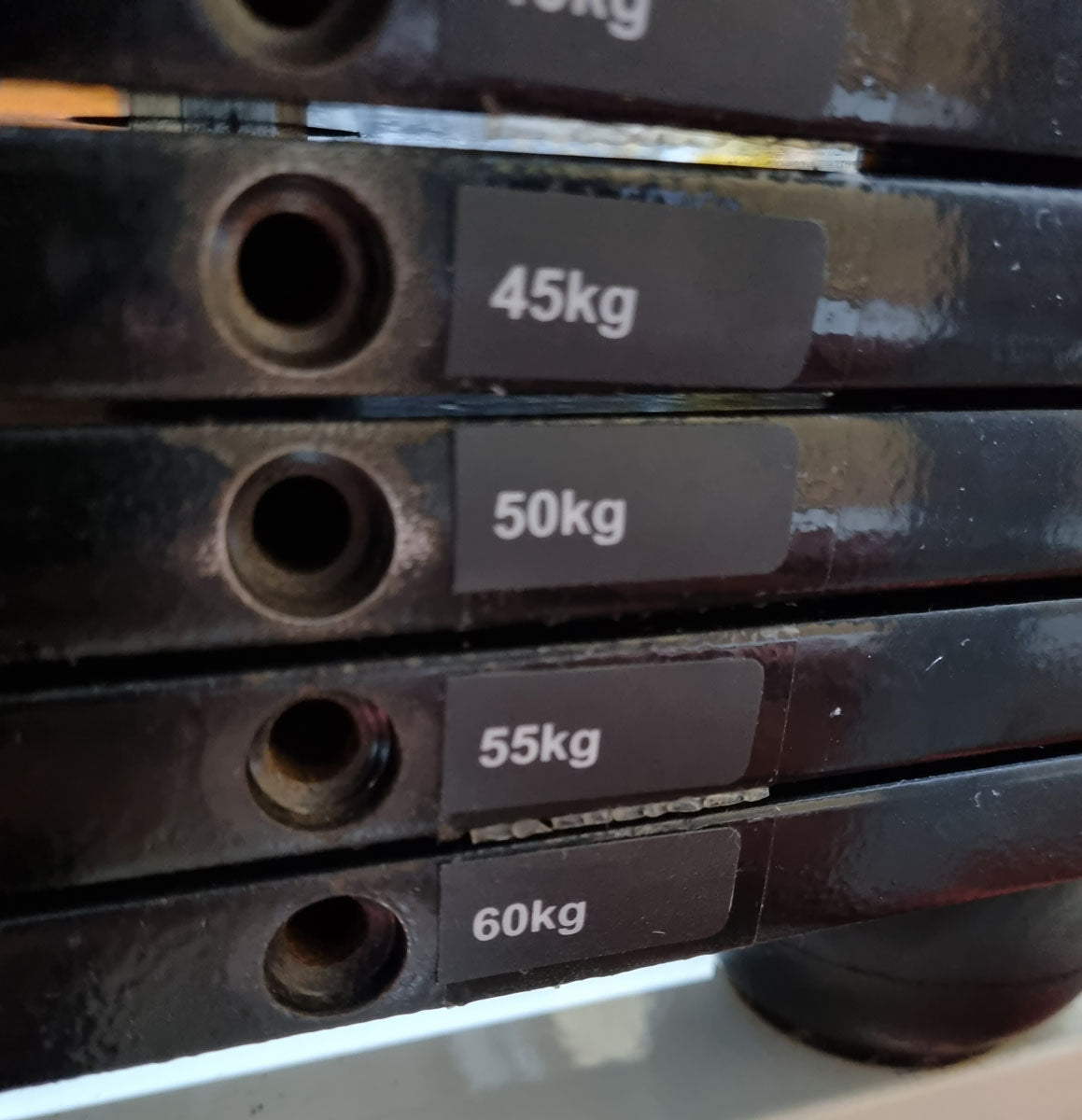 Technogym Lateral Raise Delts Strength Training Equipment Shoulder, Lateral Raise, Silverline, Frame Color White, Upholstery Color Black, Used