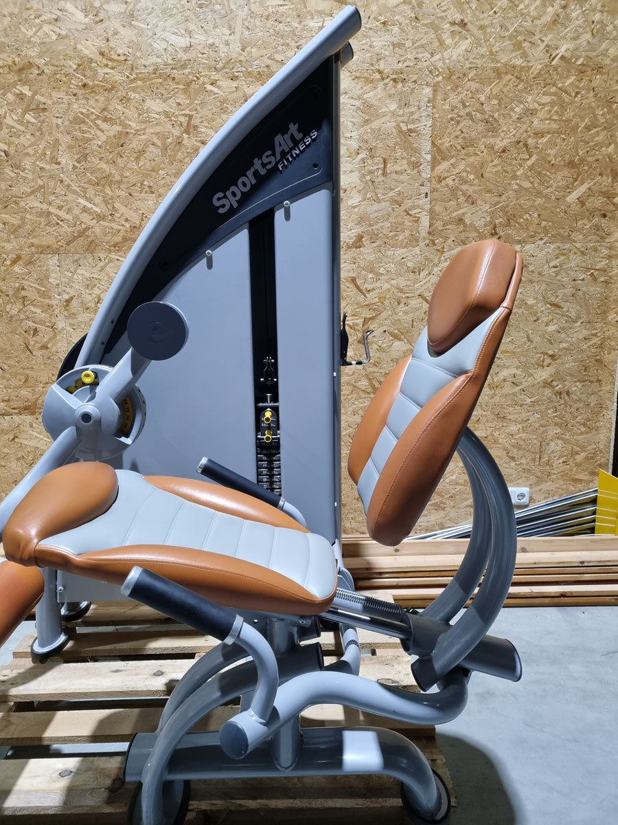 SportsArt Beinstrecker, Leg Extension, Status Serie, Verkleidung neu lackiert, Rahmenfarbe Silber, gebraucht - überholter Zustand