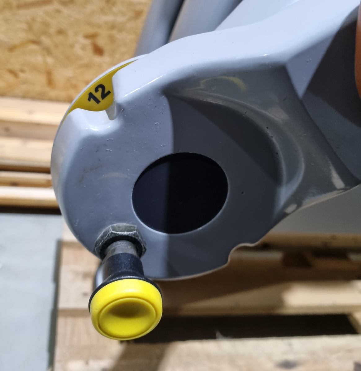 SportsArt Beinstrecker, Leg Extension, Status Serie, Verkleidung neu lackiert, Rahmenfarbe Silber, gebraucht - überholter Zustand