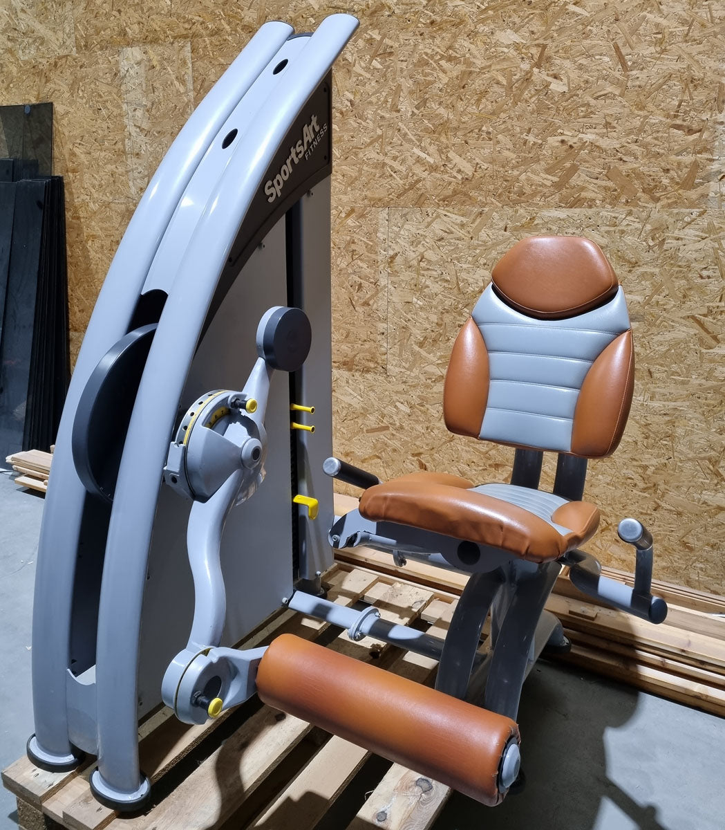 SportsArt Beinstrecker, Leg Extension, Status Serie, Verkleidung neu lackiert, Rahmenfarbe Silber, gebraucht - überholter Zustand