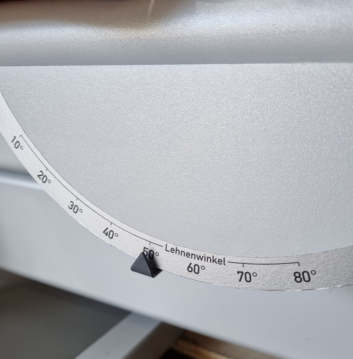 Frei Genius Eco Funktionsstemme - verstellbare Beinpresse, Rahmenfarbe Silber, Polsterfarbe Rot, gebraucht - überholter Zustand
