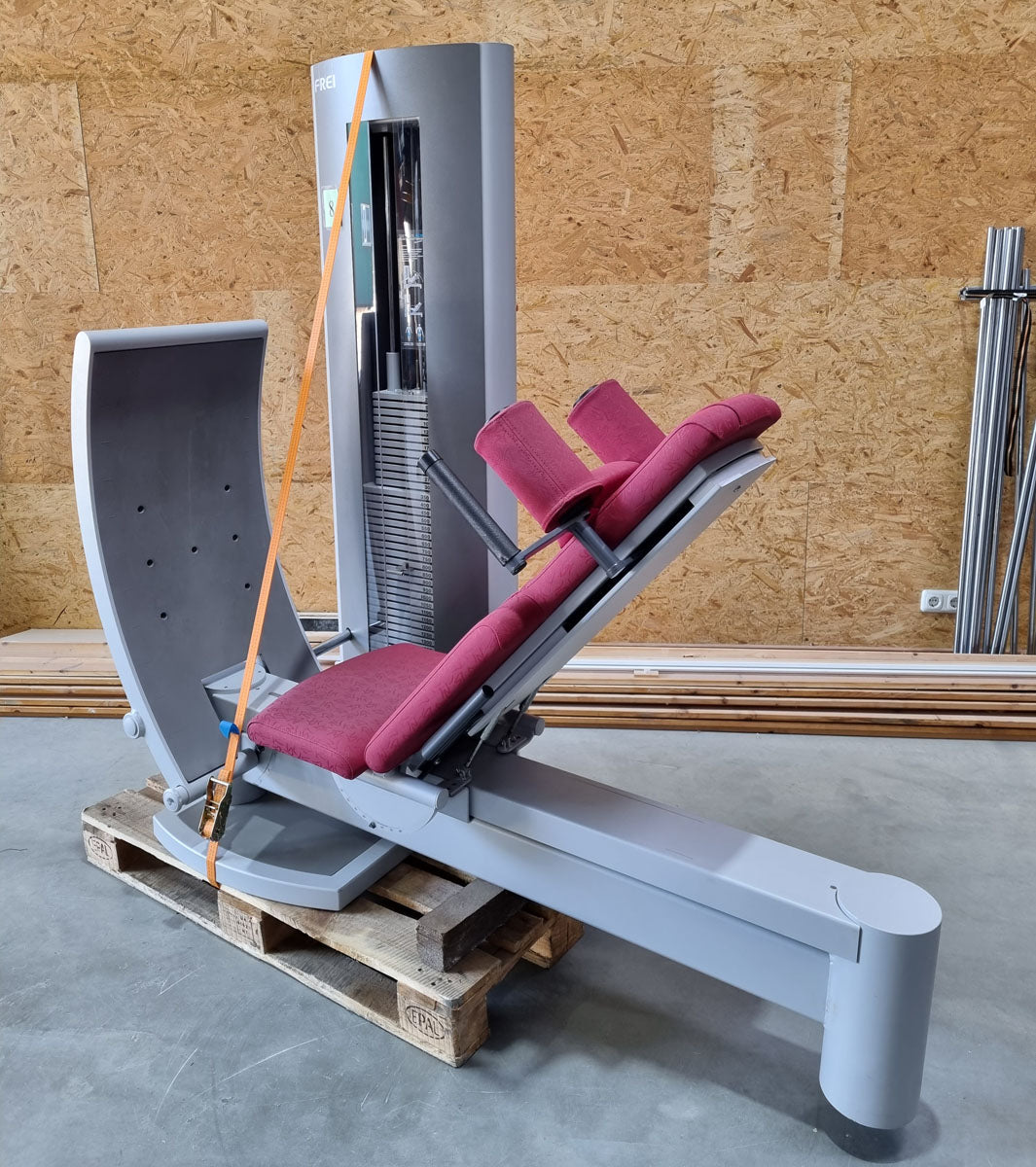 Frei Genius Eco Funktionsstemme - verstellbare Beinpresse, Rahmenfarbe Silber, Polsterfarbe Rot, gebraucht - überholter Zustand