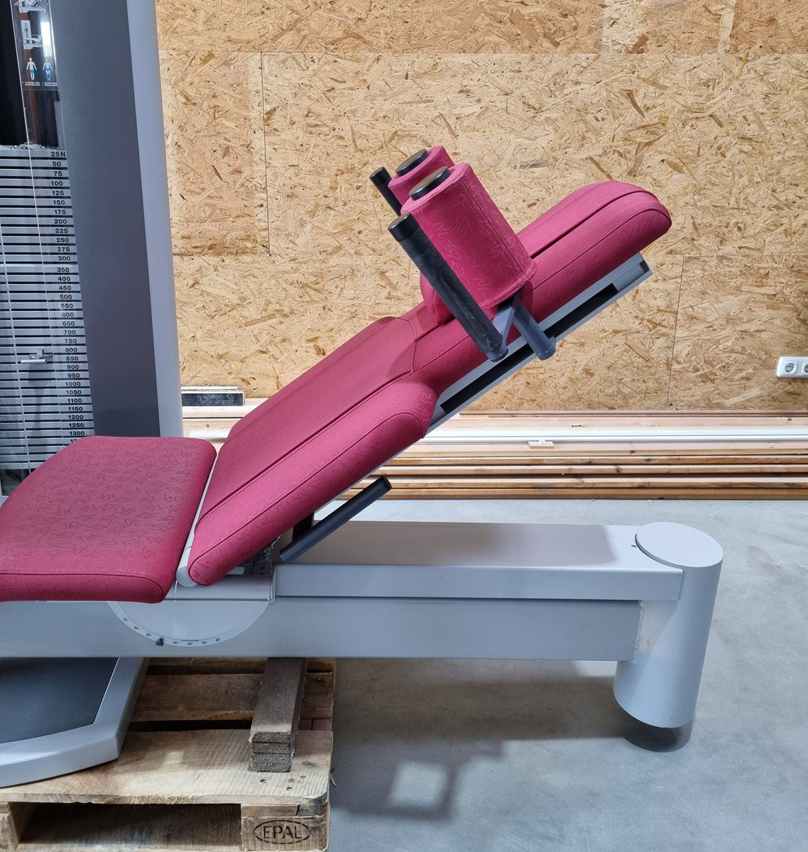 Frei Genius Eco Funktionsstemme - verstellbare Beinpresse, Rahmenfarbe Silber, Polsterfarbe Rot, gebraucht - überholter Zustand