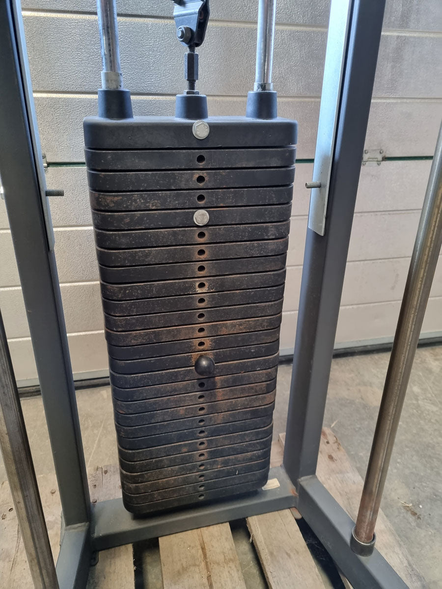 Precor DipChin, Dip-Klimmzugmaschine mit Gewichtsunterstützung, Rahmen Schwarz, Polster Schwarz, gebraucht - überholter Zustand