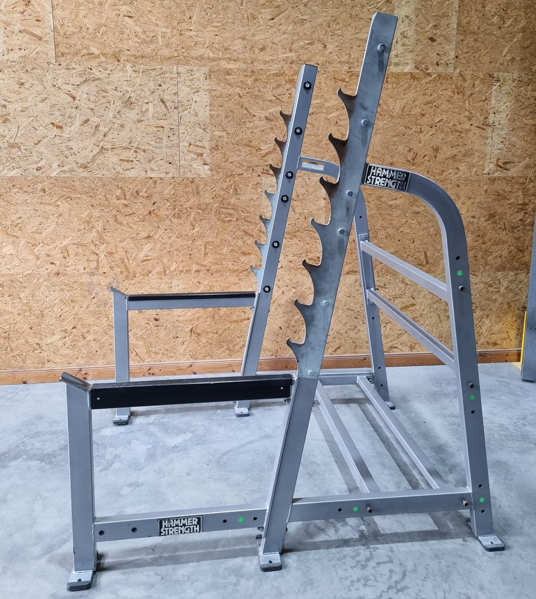 Hammer Strength Kniebeugenständer, Olympic Squat Rack O-SR, Rahmenfarbe Silber, gebraucht - überholter Zustand