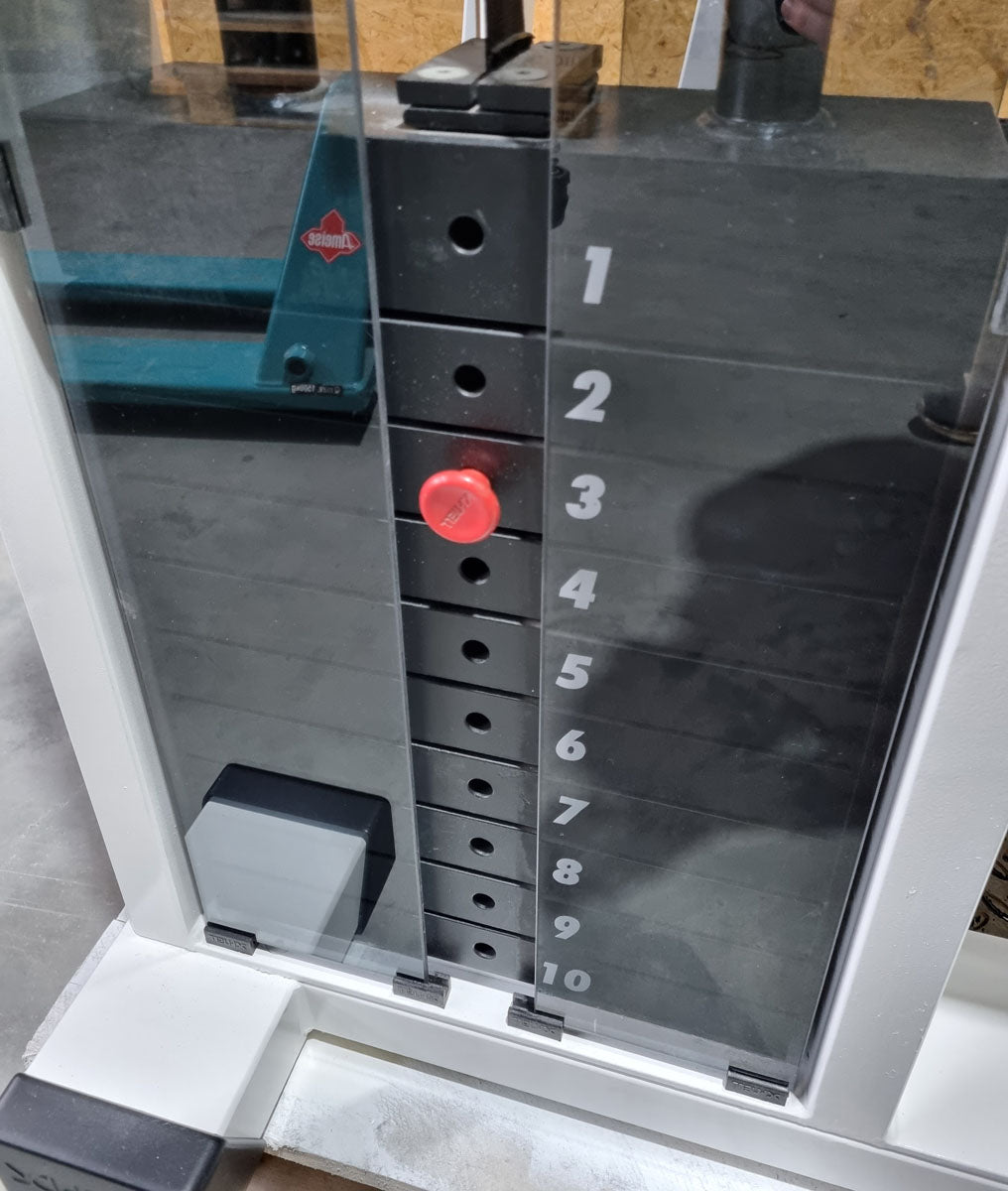 Schnell Beinstrecker und Beinbeuger sitzend im Set 2 Geräte - Neu lackiert - Leg Curl und Leg Extension, Rahmenfarbe Weiß, Polsterfarbe Blau, gebraucht - überholter Zustand