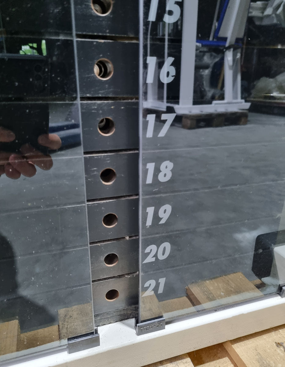 Schnell Beinpresse 45° Legpress, Beinpress-Maschine aus der Target Kompakt Line - Oldschool Bodybuilding, Rahmenfarbe Weiß, gebrauchter - überholter Zustand