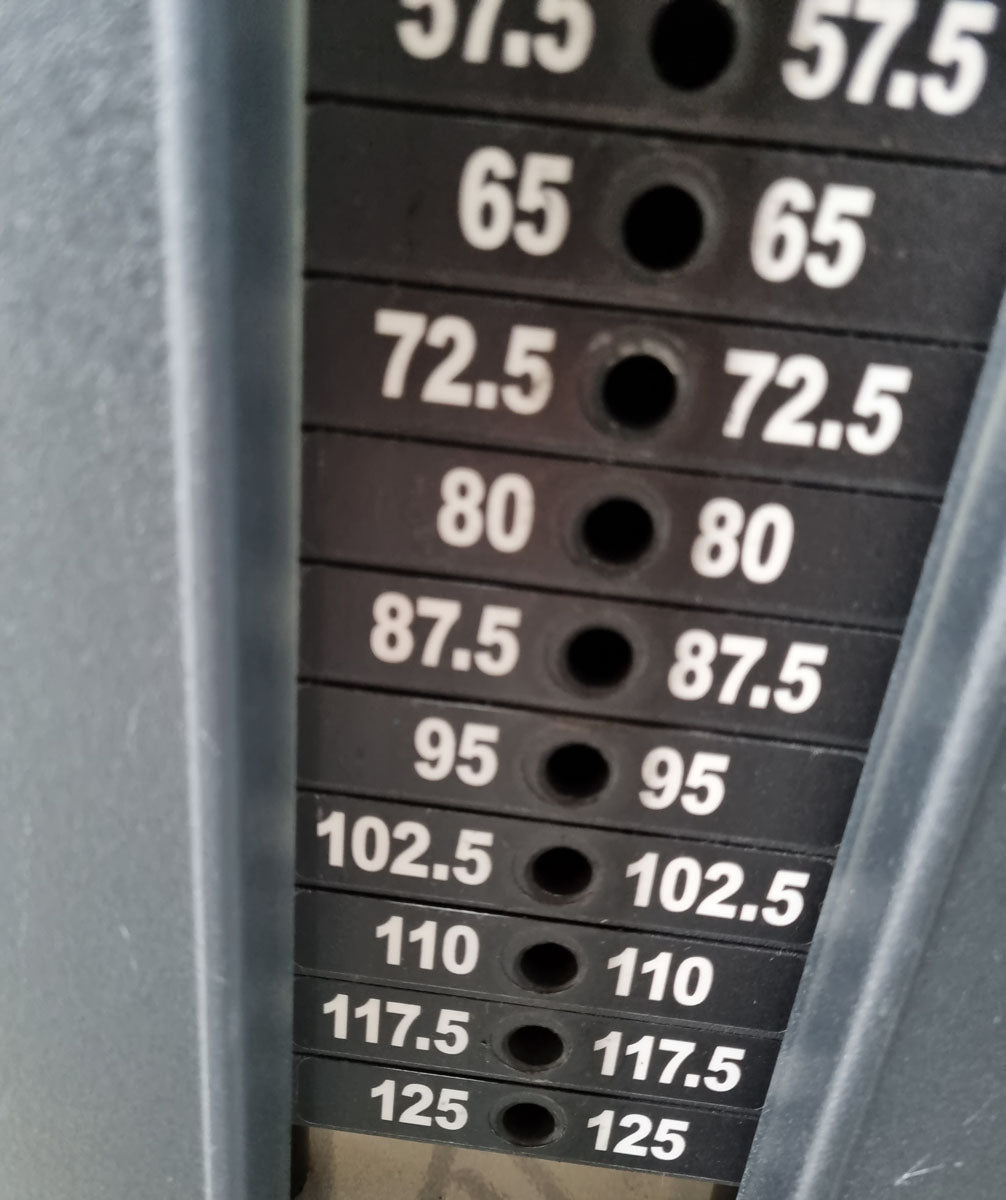 Life Fitness Abductor Machine, Hip Abduction, Insignia Series, Frame Color Anthracite, Upholstery Black, Used - Refurbished Condition