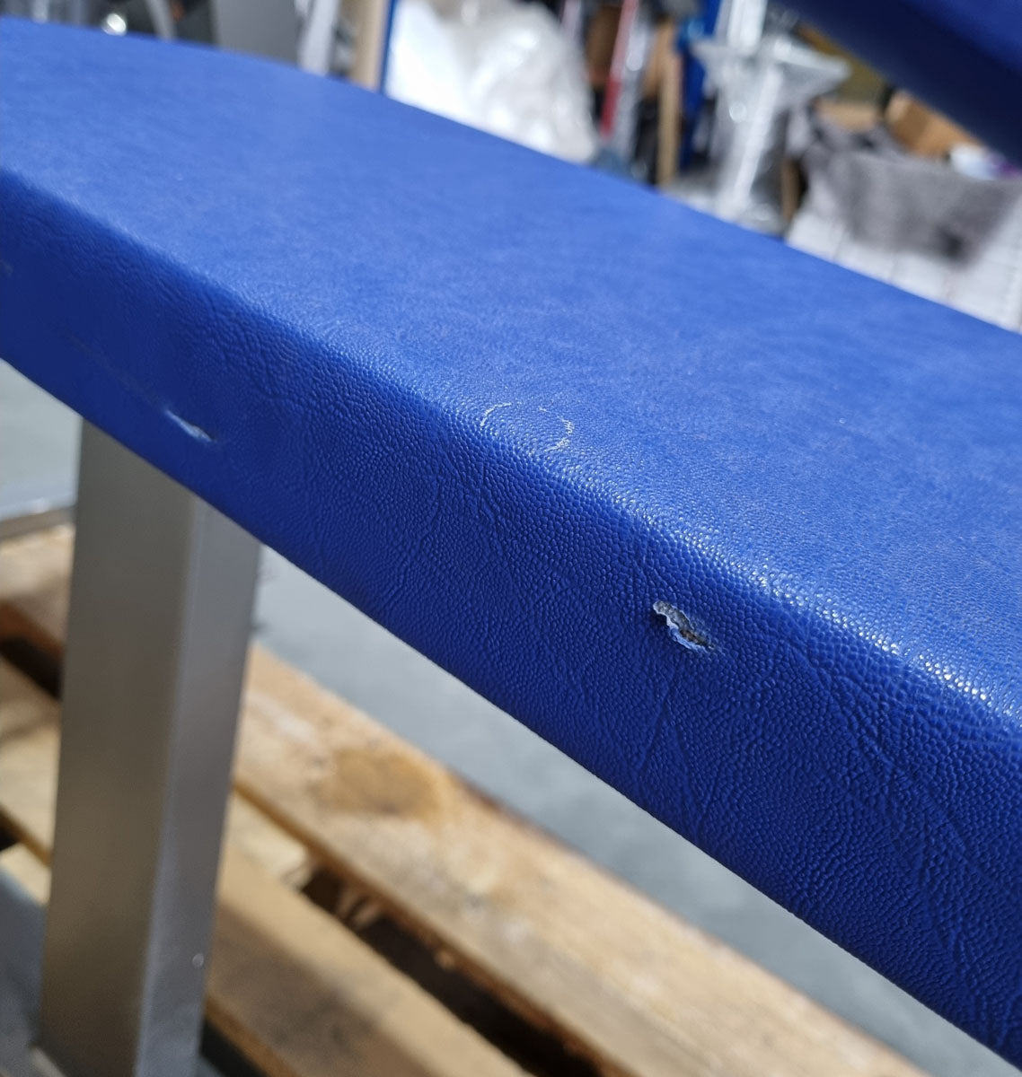 L+K Butterfly lying, Pec Fly lying, Plate loaded, Oldschool bodybuilding strength equipment, frame color silver, used - tested condition