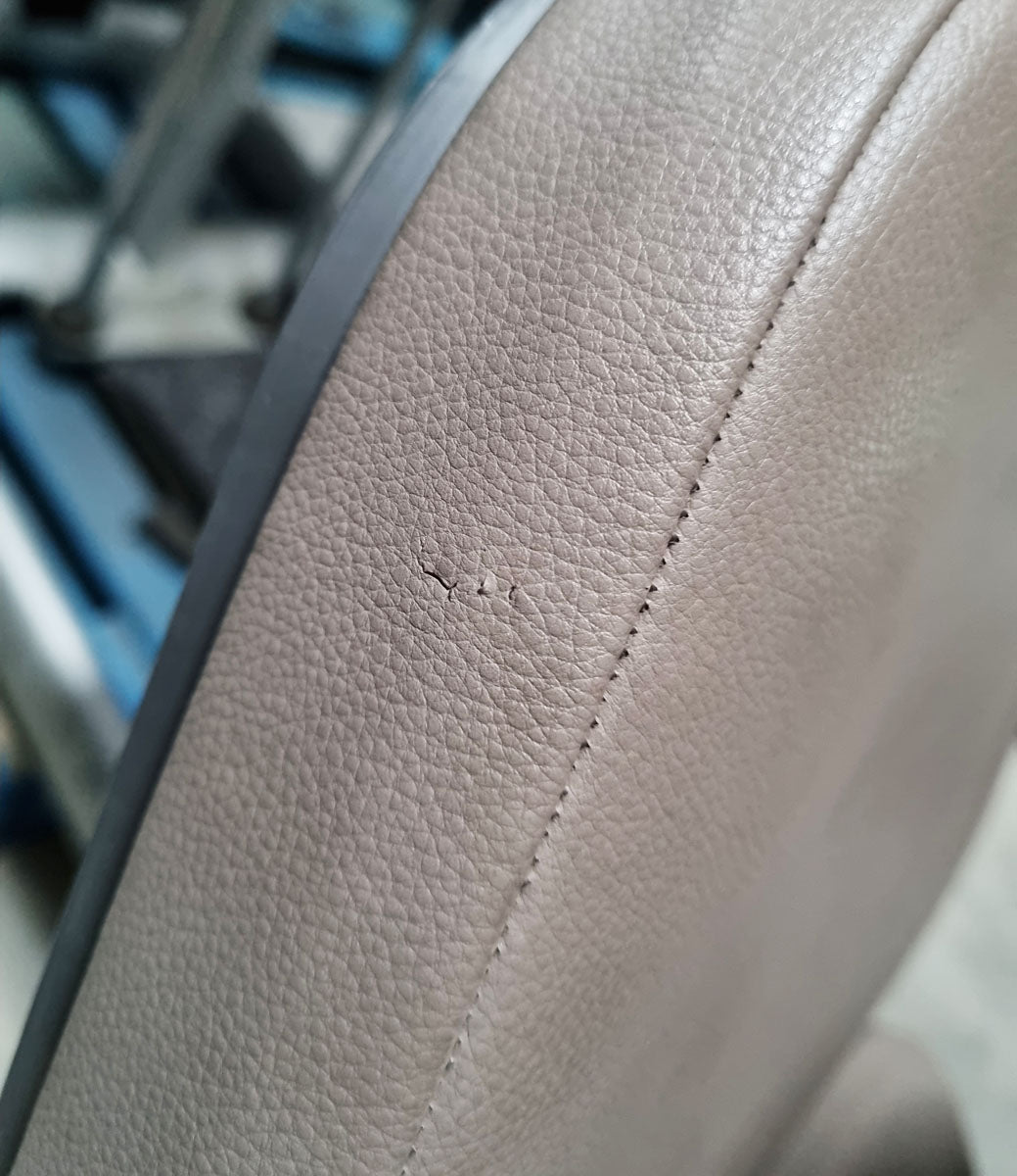 Gym80 Leg Press, 45 Grad Beinpresse, Plate loaded, Sygnum Series, Rahmenfarbe Silber, Polsterfarbe Schwarz, gebrauchter - überholter Zustand