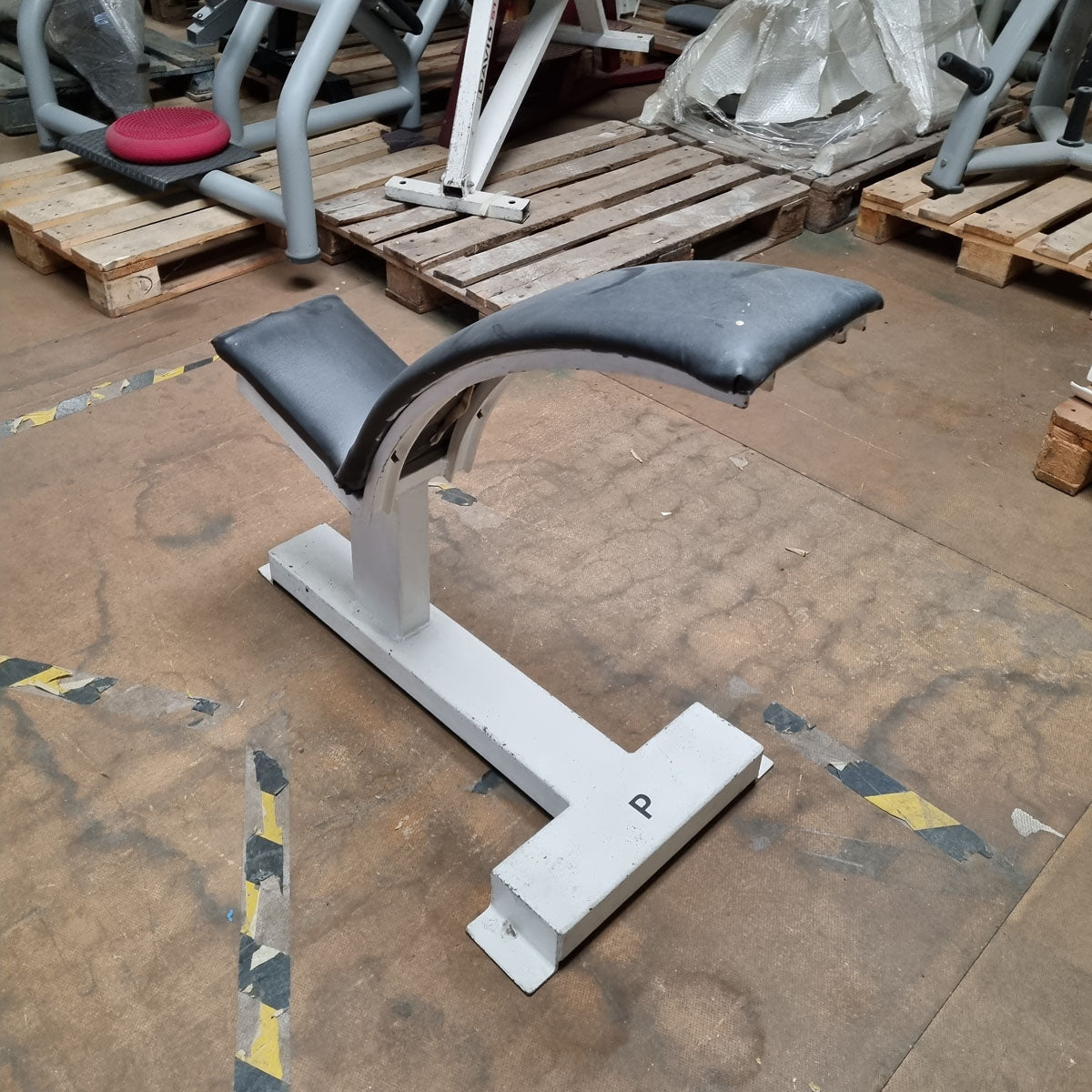 Weight bench curved, bent, arched bench, old school bodybuilding, frame white, used with signs of wear