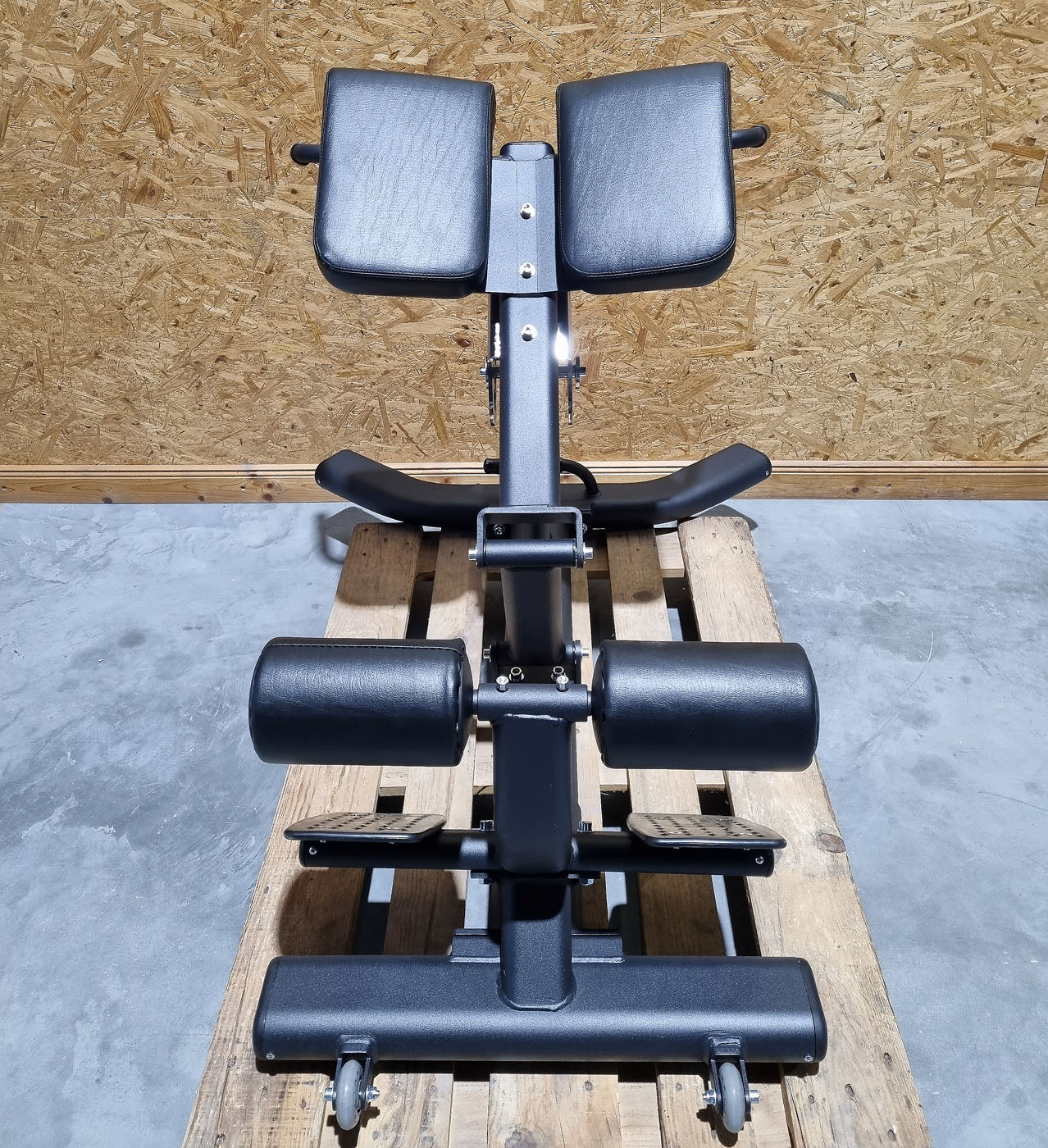 DankSport Adjustable Back Extension Bench - Hyperextension 45° - Back Extension - Silver and Black - NEW