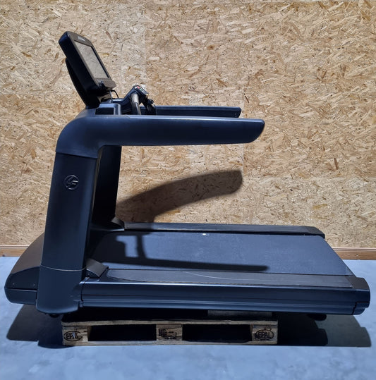 Life Fitness Laufband 95T Treadmill, Discover SE Touch Display Konsole, Elevation Series, gebraucht - überholter Zustand - NEUE Laufdecke