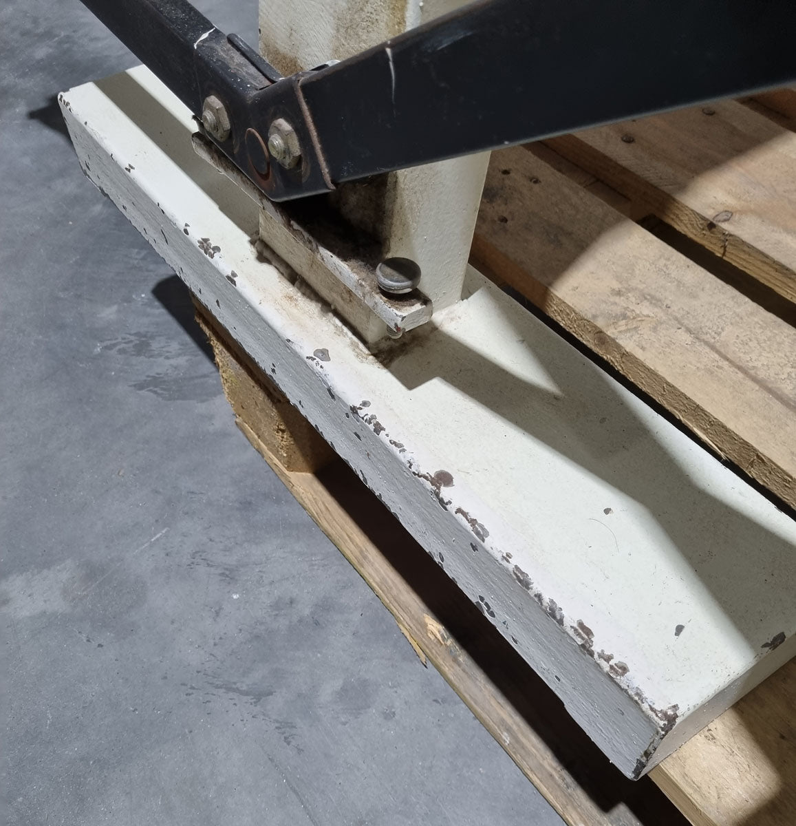 Quick pullover lying down, plate loaded, pull-up machine, pull-ups, disc holder, old school bodybuilding - used with signs of wear